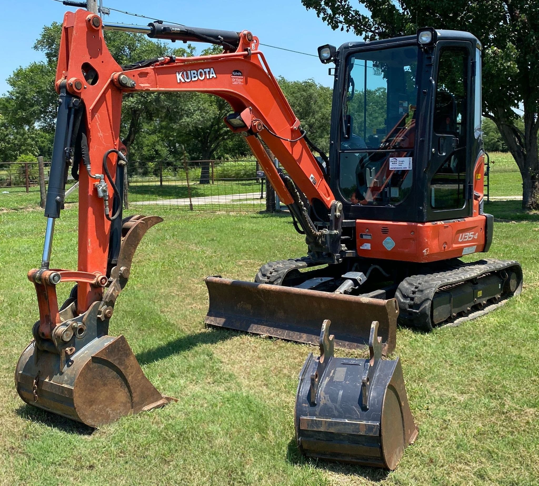 2013 Kubota U35-4 mini excavator - Side view