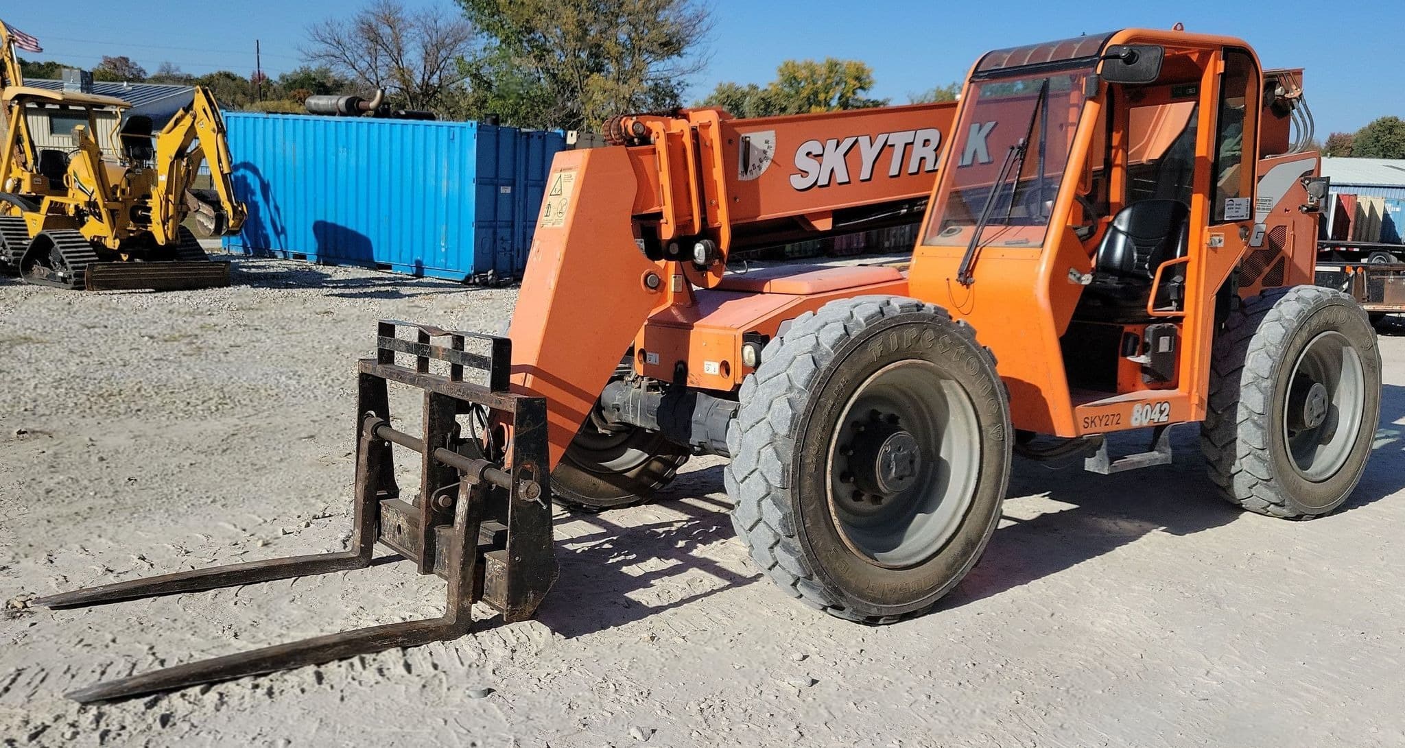 2013 JLG Skytrak 8042 telehandler - Side view
