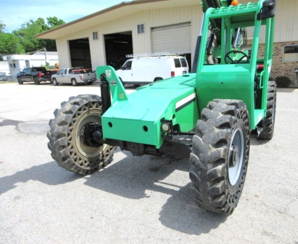 2014 SkyTrak 6042 Telehandler - Side view
